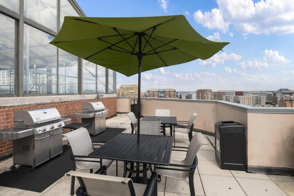 Incredible Apartment With Rooftop In Pentagon City Arlington Eksteriør bilde
